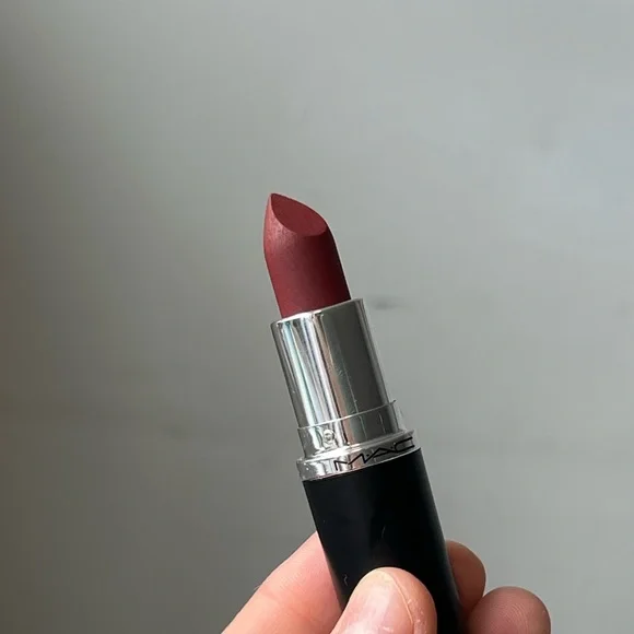 MACXIMAL LIPSTICK - Picture 3 of 3